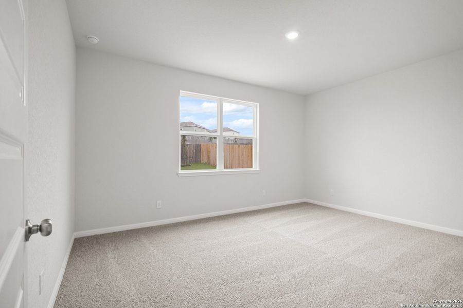 Spacious, unfurnished interior of a new home in Cinco Lakes, San Antonio (Image 13).