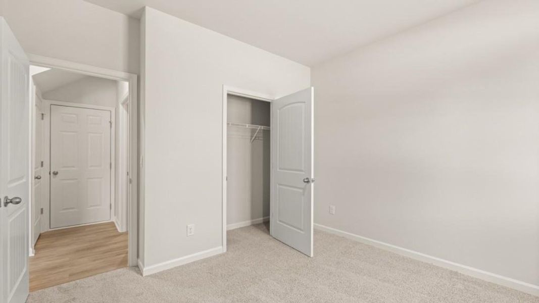 Spacious, unfurnished interior of a new home in Fairhaven, Lithia Springs (Image 33).