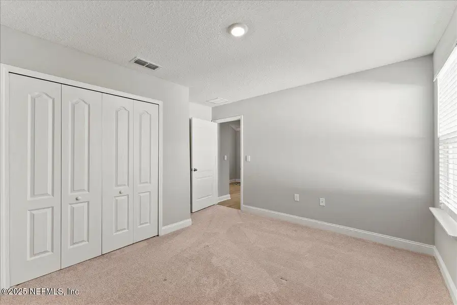 Spacious, unfurnished interior of a new home in Cross Creek, Green Cove Springs (Image 21).