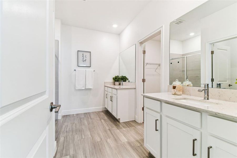 Furnished interior view inside a new home in , Land O' Lakes (Image 40).