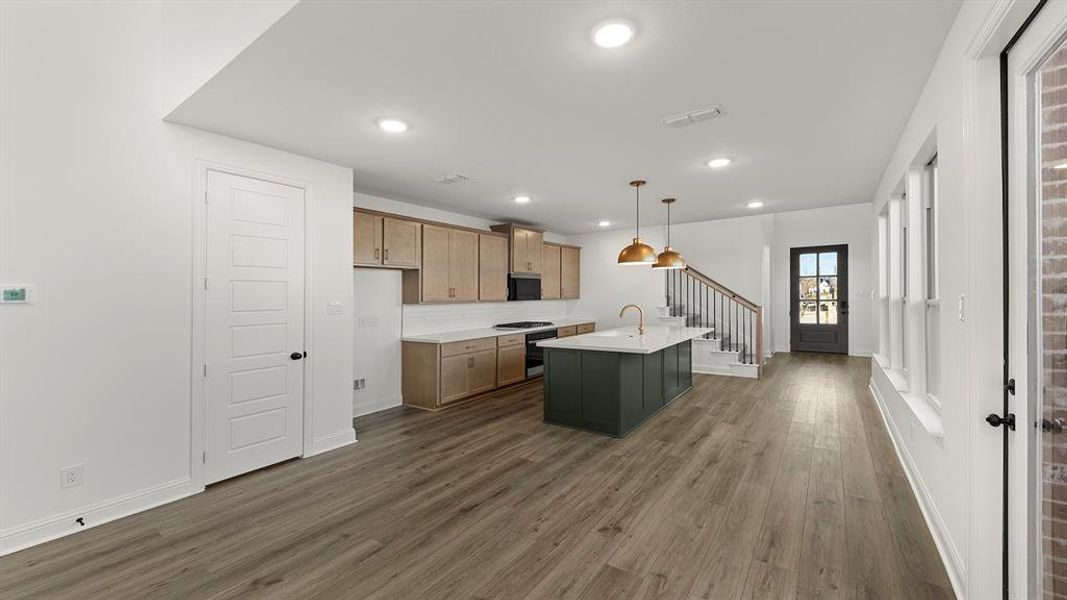 15. 701 Wicklow - Dining (2)