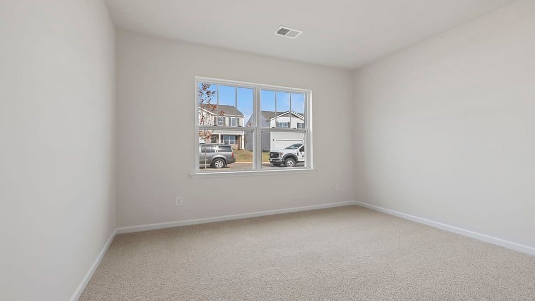 Spacious, unfurnished interior of a new home in Woodglen, Piedmont (Image 13).