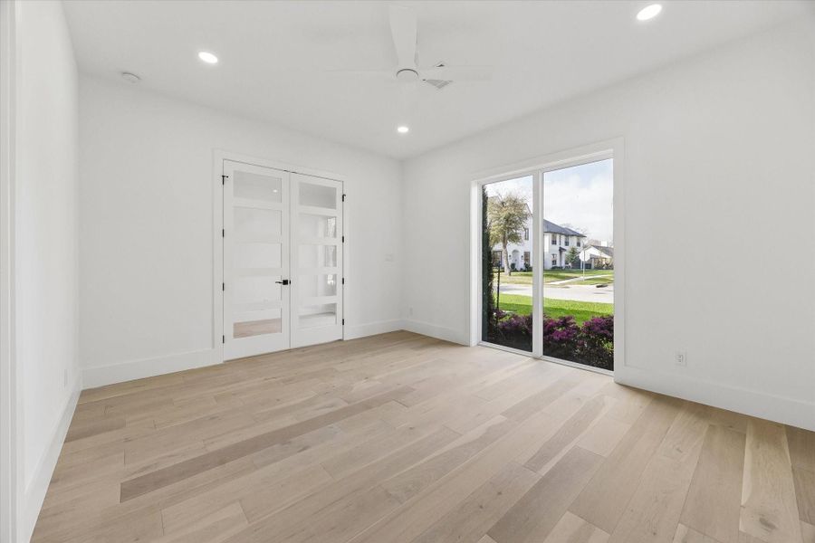 Spacious, unfurnished interior of a new home in , Houston (Image 18).