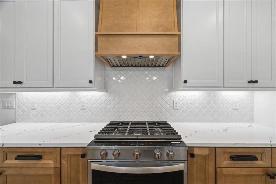 Furnished interior view inside a new home in , Monroe (Image 15).