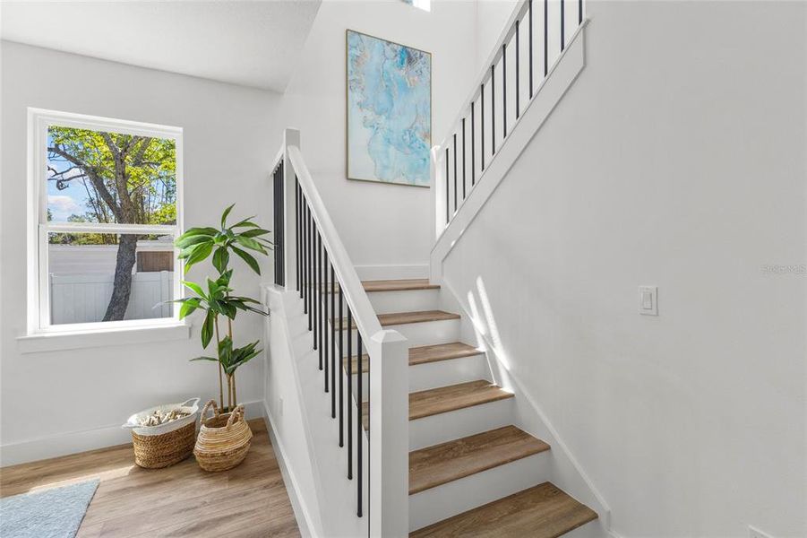 Spacious, unfurnished interior of a new home in , Sarasota (Image 24).