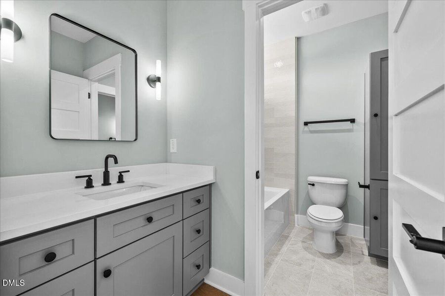 541 Bragg Secondary Bathroom