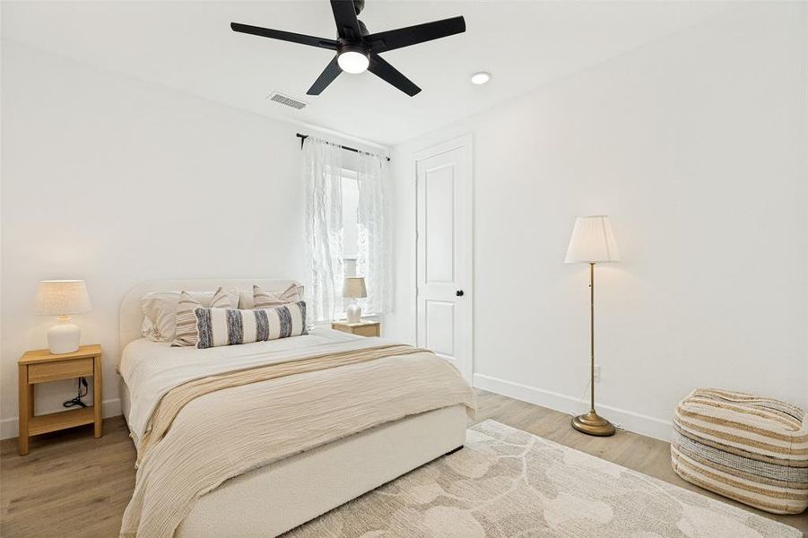 Furnished interior view inside a new home in , McKinney (Image 21). Furnished interior view inside a new home in , McKinney (Image 21).