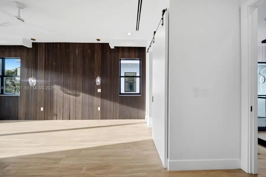 Image 73 of a home in .