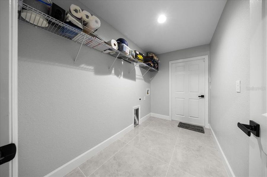 Spacious, unfurnished interior of a new home in , Ocala (Image 21).