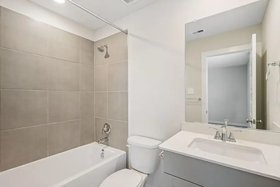 Furnished interior view inside a new home in Kingdom Heights, Rosenberg (Image 12).