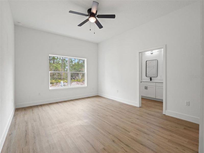 Spacious, unfurnished interior of a new home in , Ocklawaha (Image 12).