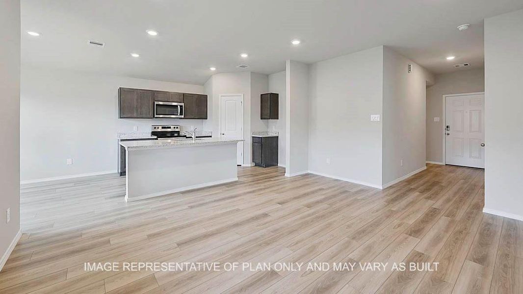 Spacious, unfurnished interior of a new home in Pleasant Hill, Bryan (Image 11).