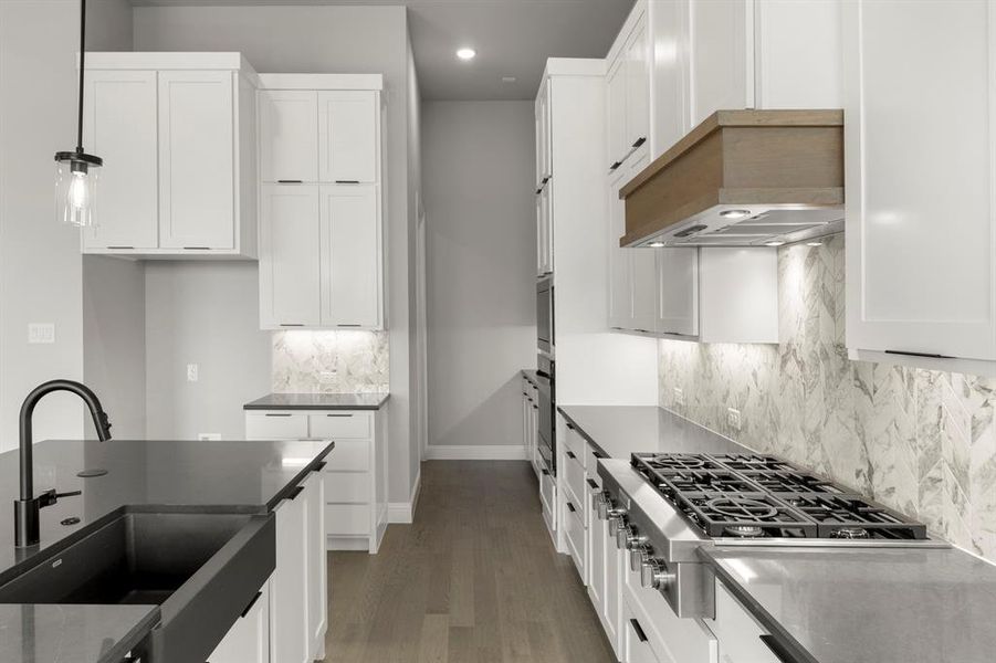 12. 1580 Binkley - Kitchen (3) 12. 1580 Binkley - Kitchen (3)