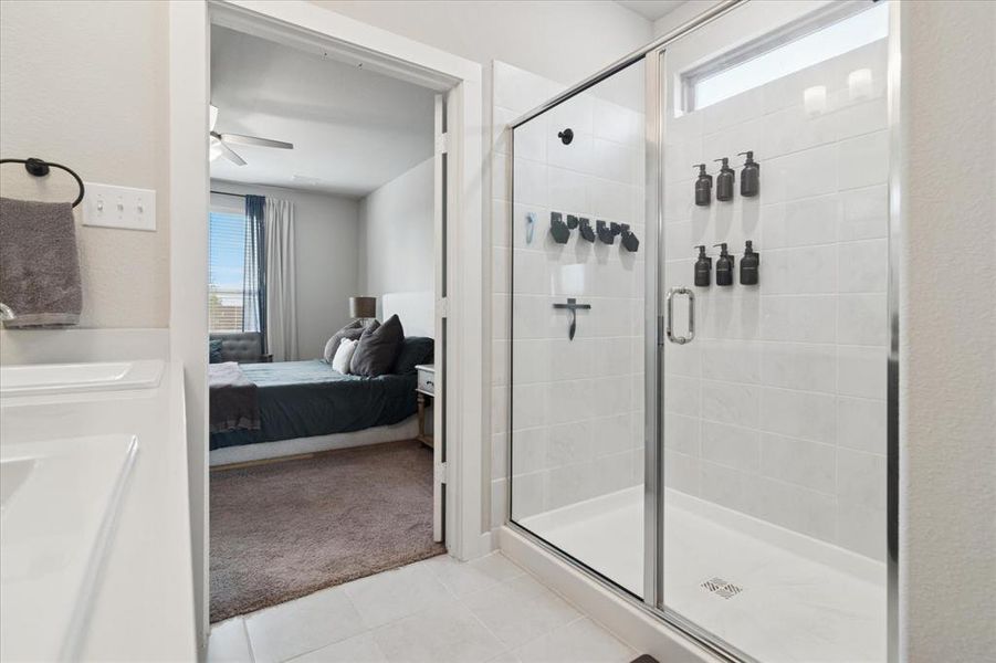 Furnished interior view inside a new home in Creekside, Royse City (Image 17).