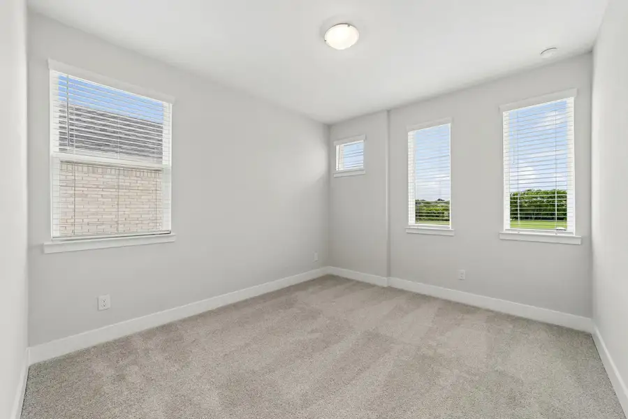 Representative unfurnished interior of a home built from the Harwood by Landon Homes in Lexington Frisco, Frisco (Image 28).