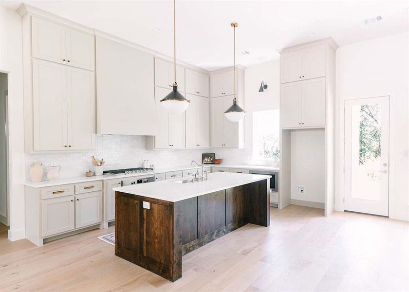 Furnished interior view inside a new home in , Weatherford (Image 10).