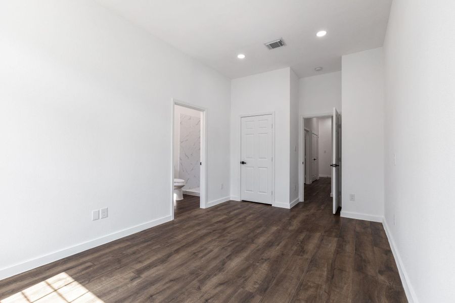 Spacious, unfurnished interior of a new home in , Spring (Image 20). Spacious, unfurnished interior of a new home in , Spring (Image 20).