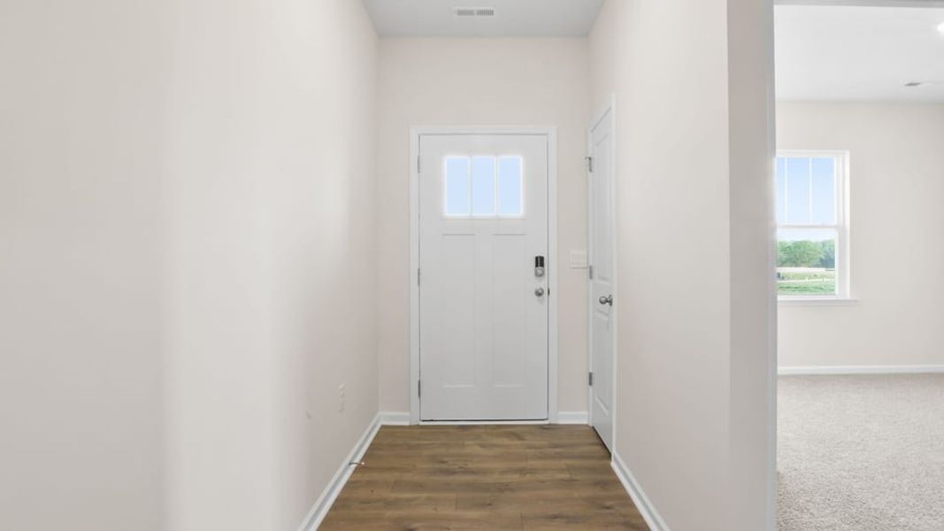Spacious, unfurnished interior of a new home in Woodglen, Piedmont (Image 18).