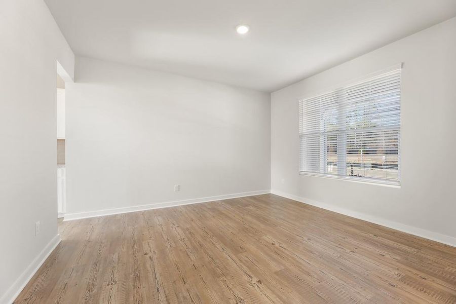 Spacious, unfurnished interior of a new home in Parkview Estates, South Fulton (Image 11).