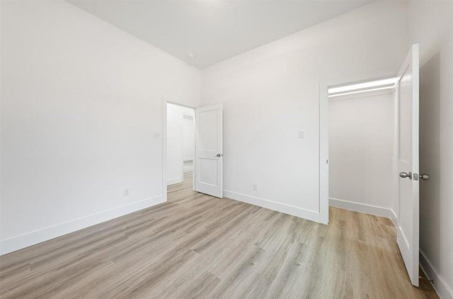 Spacious, unfurnished interior of a new home in , Galveston (Image 29).