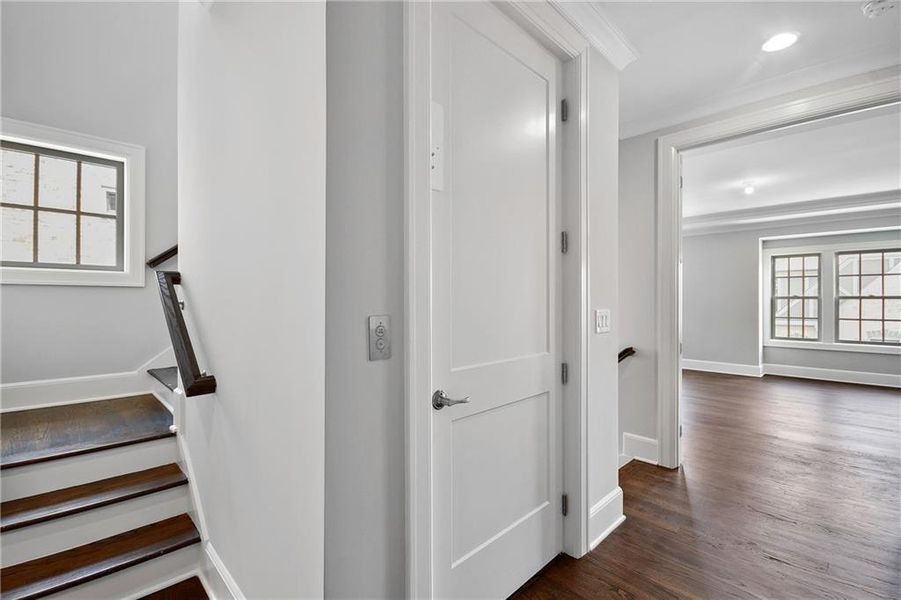 Spacious, unfurnished interior of a new home in Laurel View, Suwanee (Image 26).