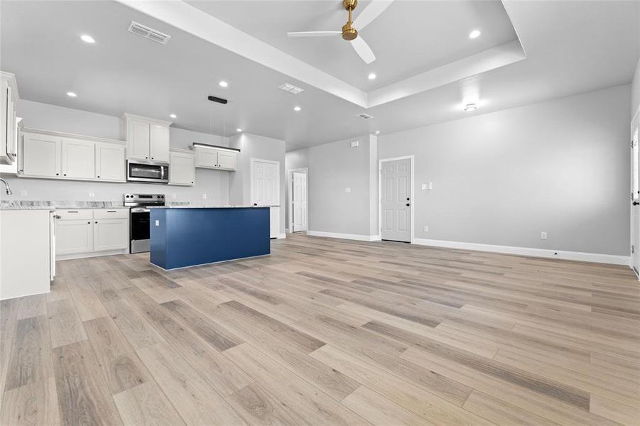 Spacious, unfurnished interior of a new home in , Greenville (Image 15).