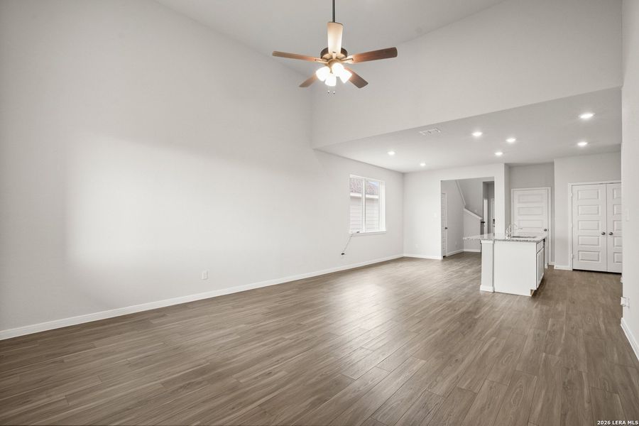 Spacious, unfurnished interior of a new home in Swenson Heights, Seguin (Image 10).