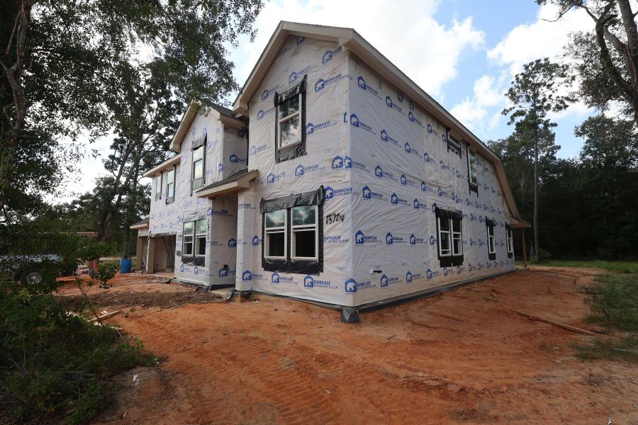 Two story home with 5 bedrooms, 4.5 baths, and 4 car tandem garage. Two story home with 5 bedrooms, 4.5 baths, and 4 car tandem garage.