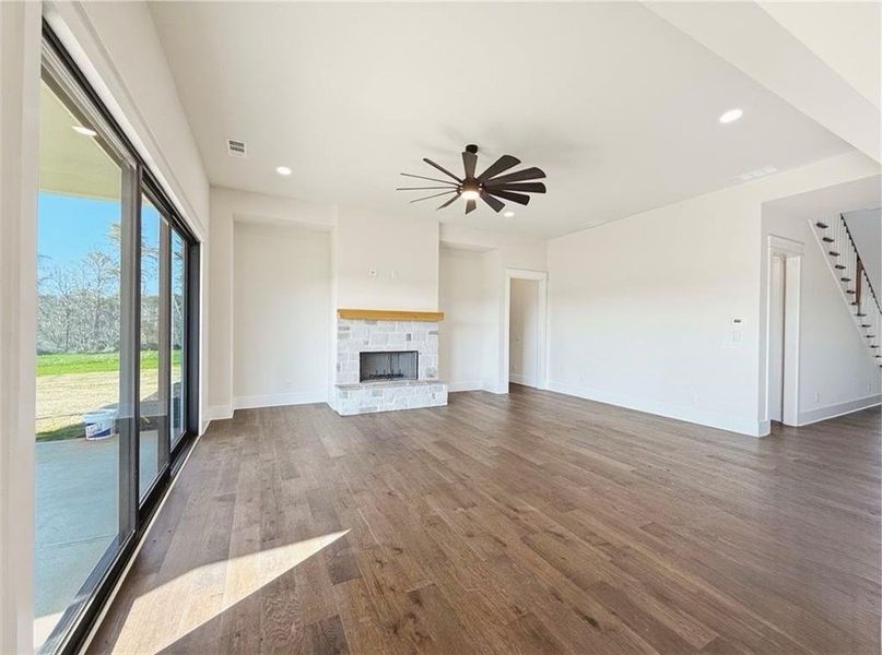 Spacious, unfurnished interior of a new home in , Rydal (Image 31).