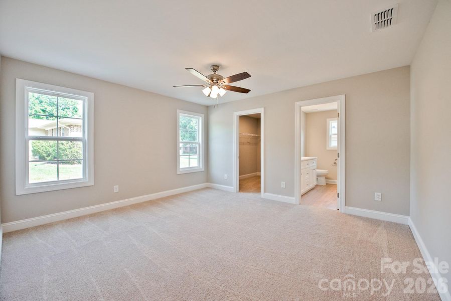 Spacious, unfurnished interior of a new home in , Landis (Image 19).