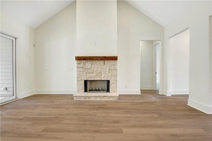 Spacious, unfurnished interior of a new home in , Luthersville (Image 35).