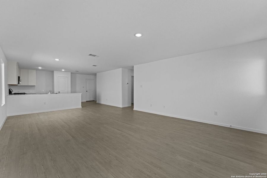 Spacious, unfurnished interior of a new home in , New Braunfels (Image 12).