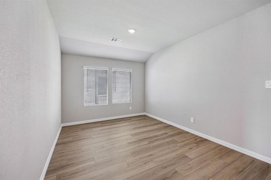 Spacious, unfurnished interior of a new home in Lakehaven - Signature Series, Farmersville (Image 23).