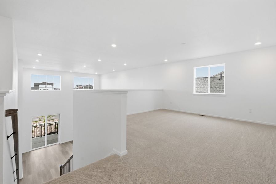 Spacious, unfurnished interior of a new home in Harvest Crossing, Aurora (Image 32).