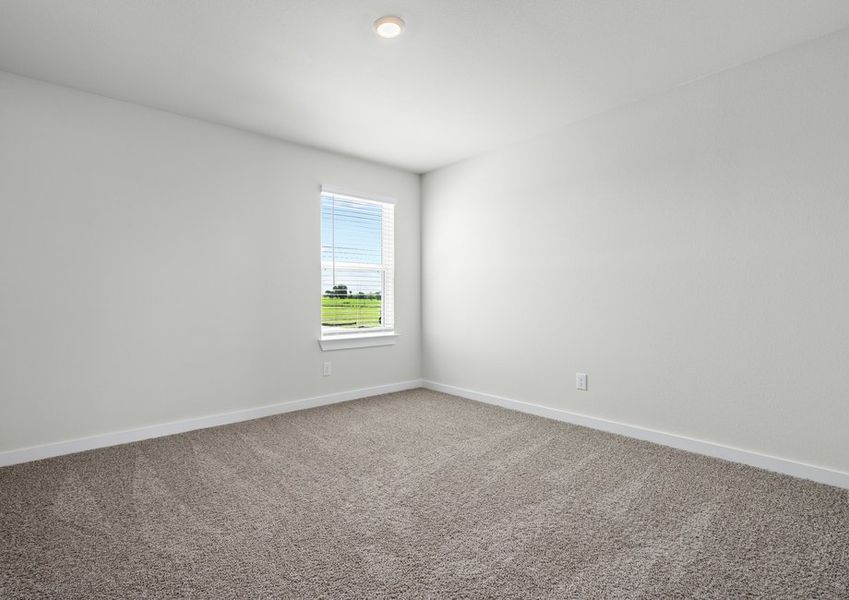 Large secondary bedroom. Large secondary bedroom.
