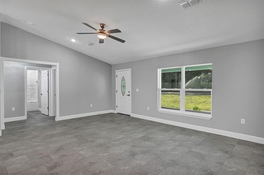 Spacious, unfurnished interior of a new home in , Belleview (Image 28).