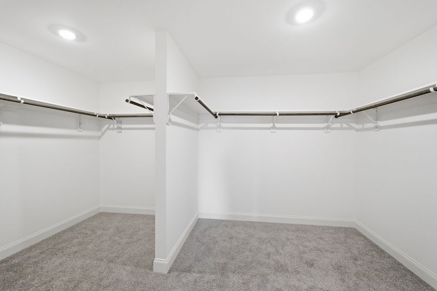 Spacious, unfurnished interior of a new home in McCain's Station, Gallatin (Image 35).