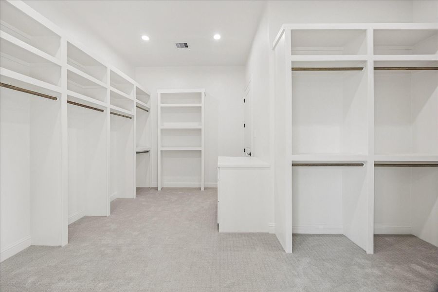 Spacious, unfurnished interior of a new home in , Houston (Image 23).