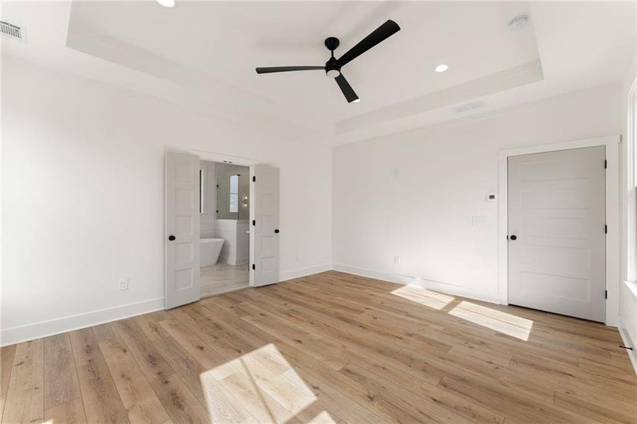 Spacious, unfurnished interior of a new home in , Gainesville (Image 36).