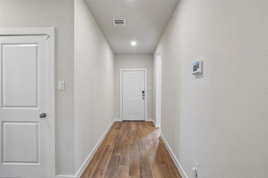 Spacious, unfurnished interior of a new home in Pennsylvania Avenue, Springtown (Image 14).