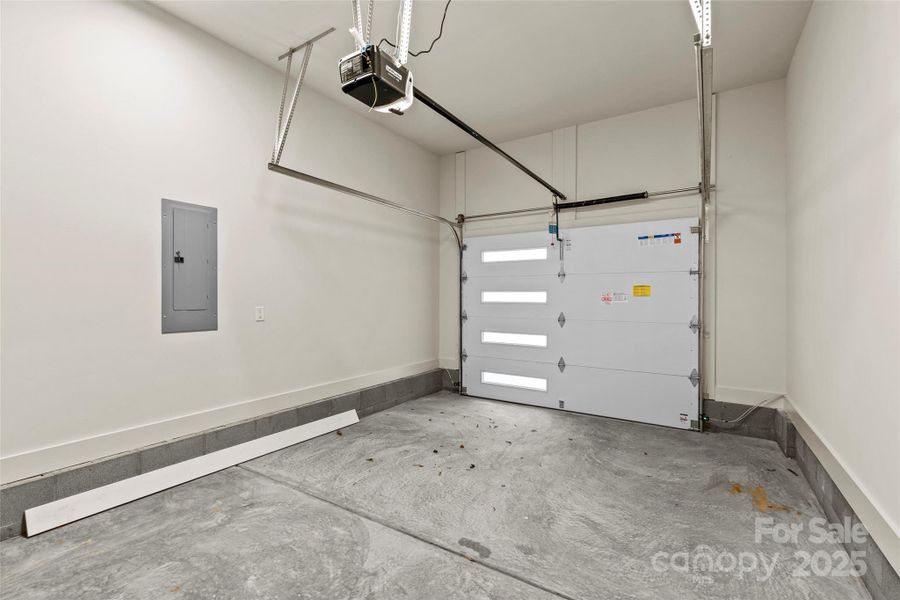 Spacious, unfurnished interior of a new home in , Charlotte (Image 25).