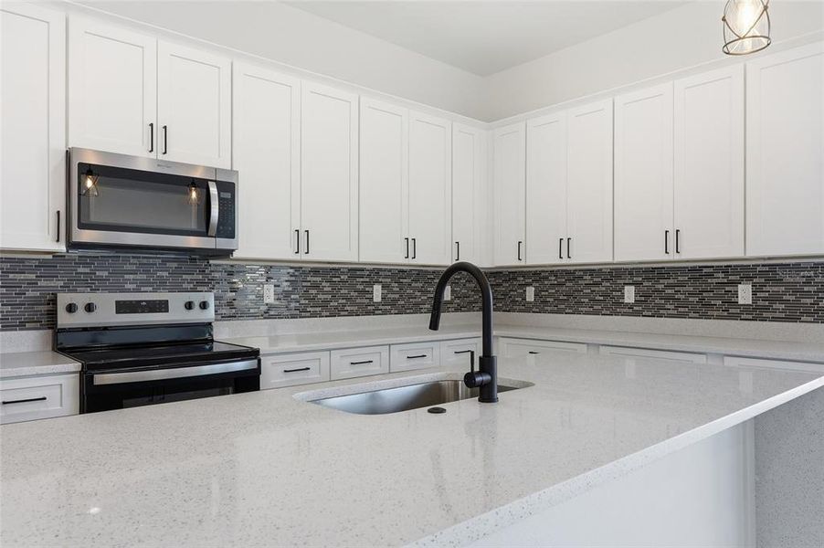 Close-up of interior finishes inside a home in , Ocklawaha (Image 19).