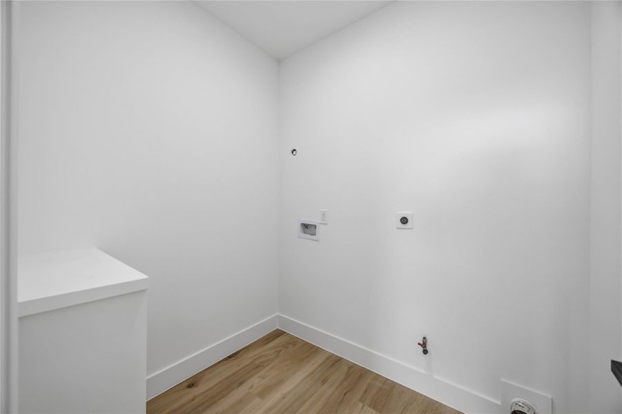 Spacious, unfurnished interior of a new home in , Houston (Image 20).