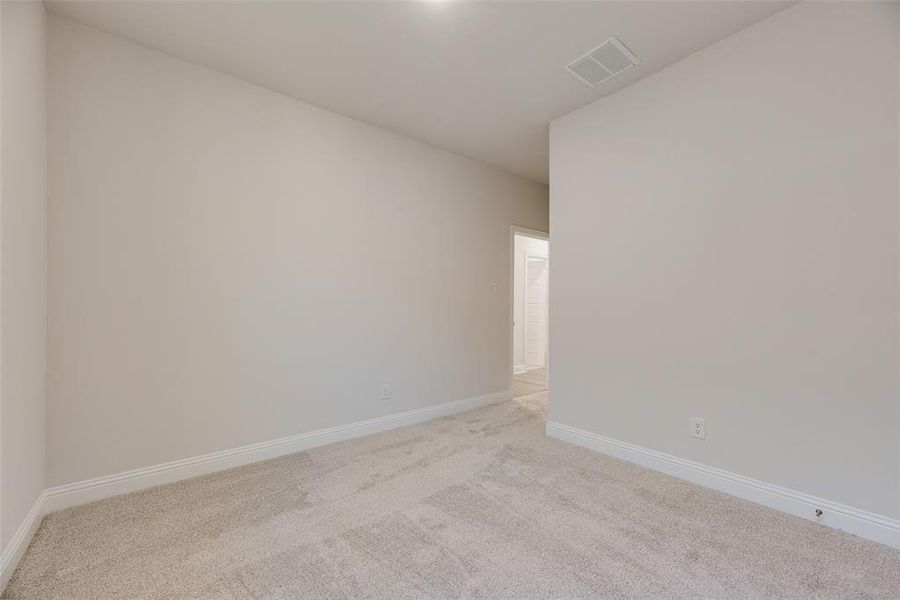 Spacious, unfurnished interior of a new home in Spiritas Ranch, Little Elm (Image 22).