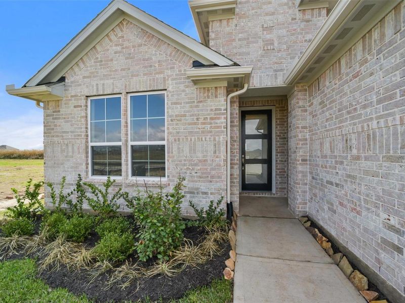 Exterior details and patio area of a home in Lago Mar, Texas City (Image 3). Exterior details and patio area of a home in Lago Mar, Texas City (Image 3).