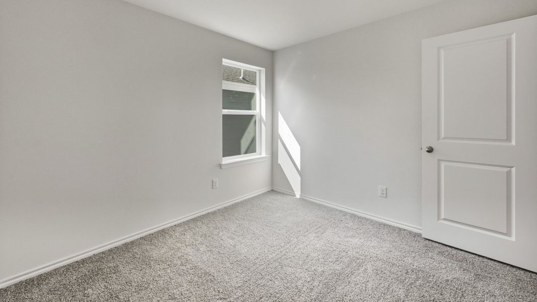 Spacious, unfurnished interior of a new home in Arbor Trails South, Princeton (Image 6).