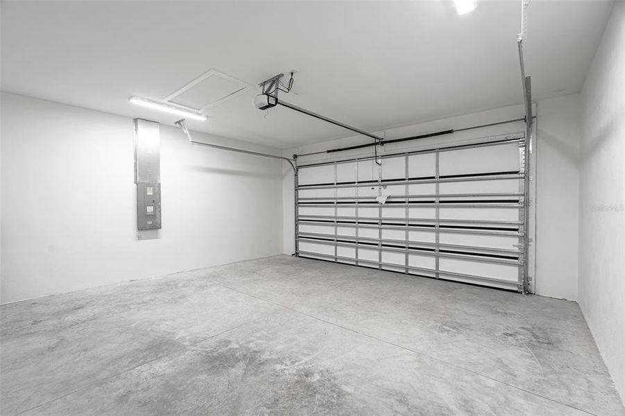 Spacious, unfurnished interior of a new home in , North Port (Image 22).