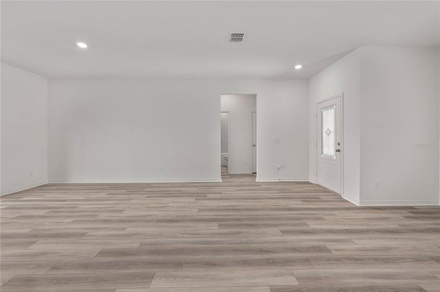 Spacious, unfurnished interior of a new home in Poinciana, Poinciana (Image 12).
