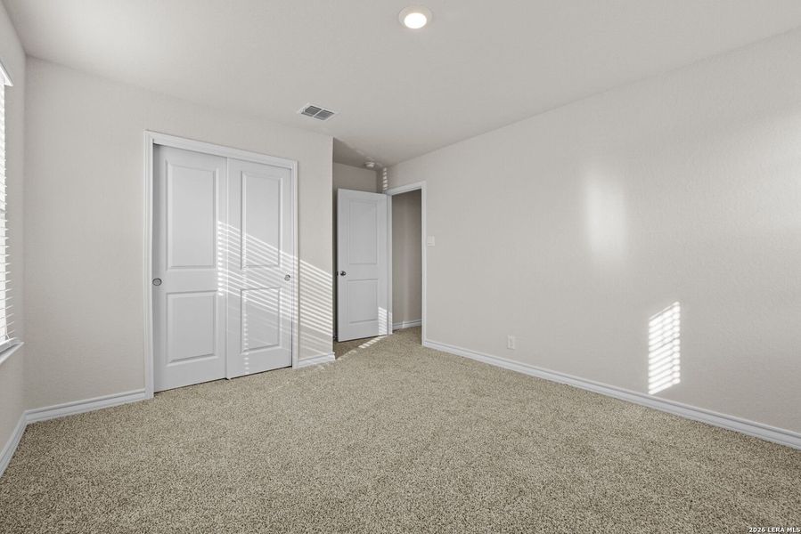 Spacious, unfurnished interior of a new home in Stonehill, San Antonio (Image 19).