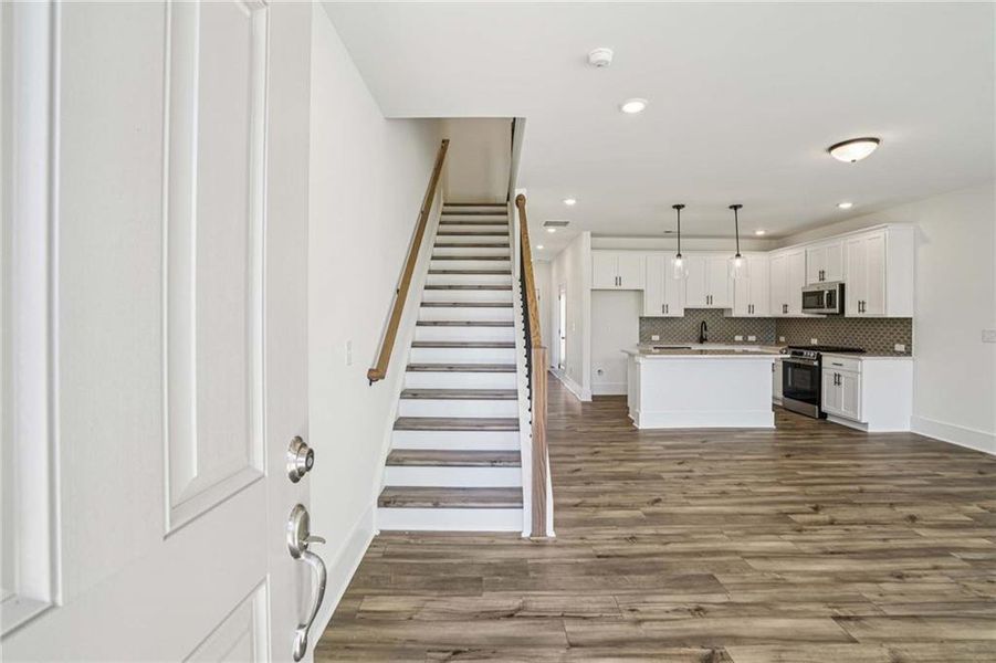 Spacious, unfurnished interior of a new home in Park Vue, Atlanta (Image 14).